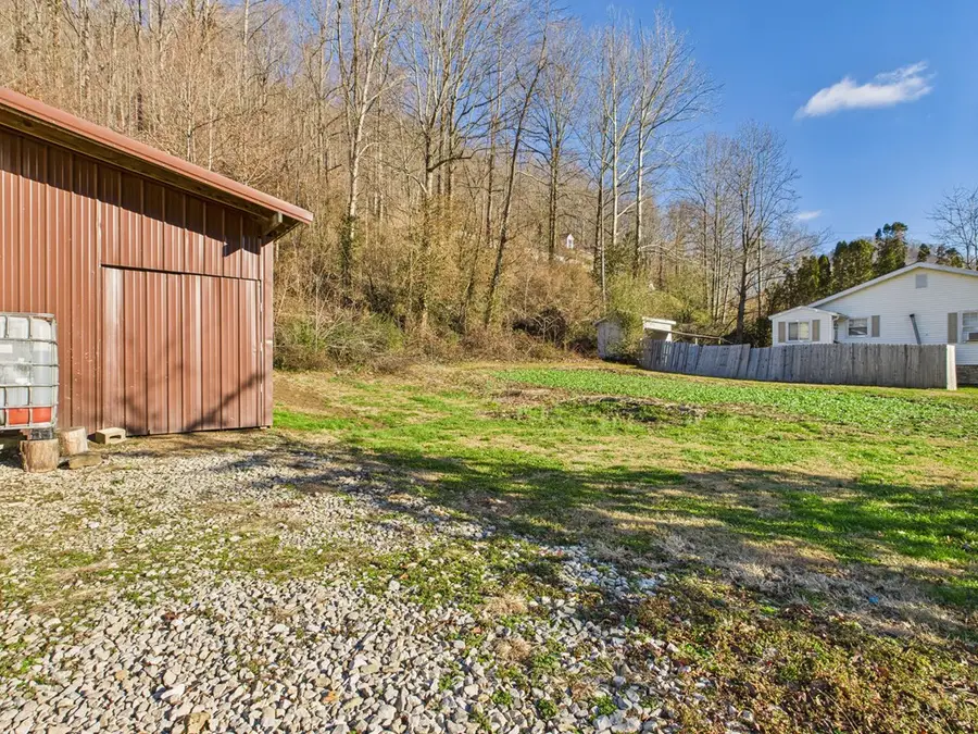 99 Adler Lane, Comfort, WV 25049 - Image #3
