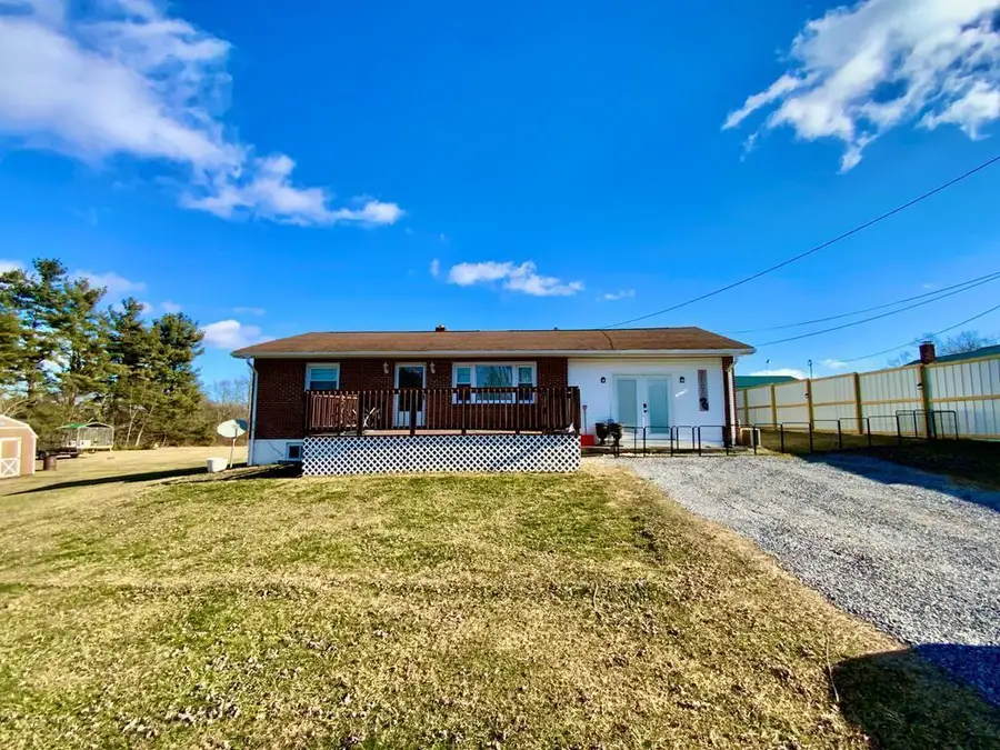 140 Parkview Terrace, Athens, WV 24712 - Image #2