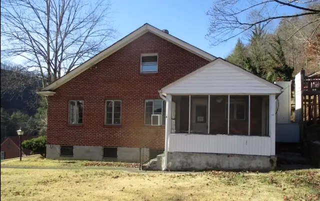 446 Edgewood Ave, Welch, WV 24801 - #3