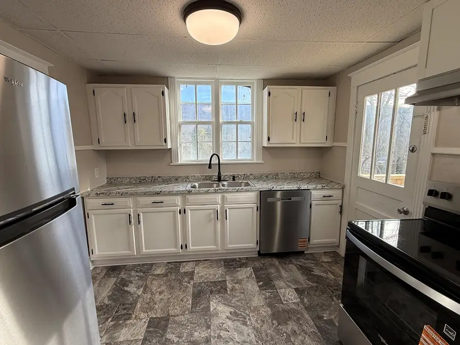 240 Mountain View Ave, Bluefield, WV 24701 - Image #3