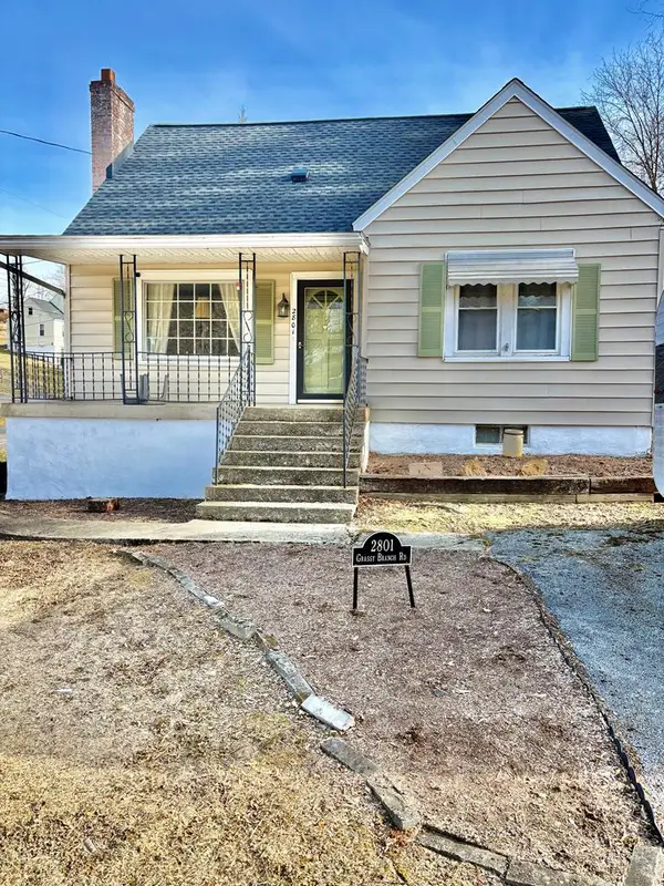 2801 Grassy Branch Road, BLUEFIELD, WV 24701