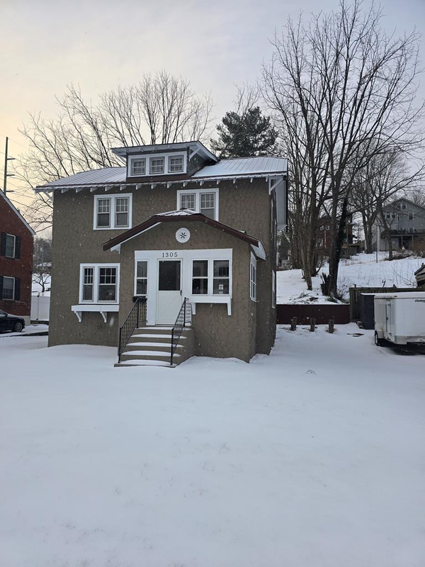 1305 College Ave, BLUEFIELD, WV 24701
