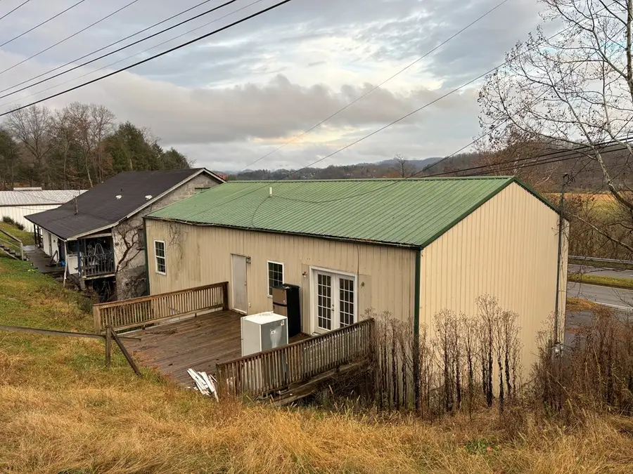 6195 Gov. G C Peery HWY, Richlands, VA 24641 - #3