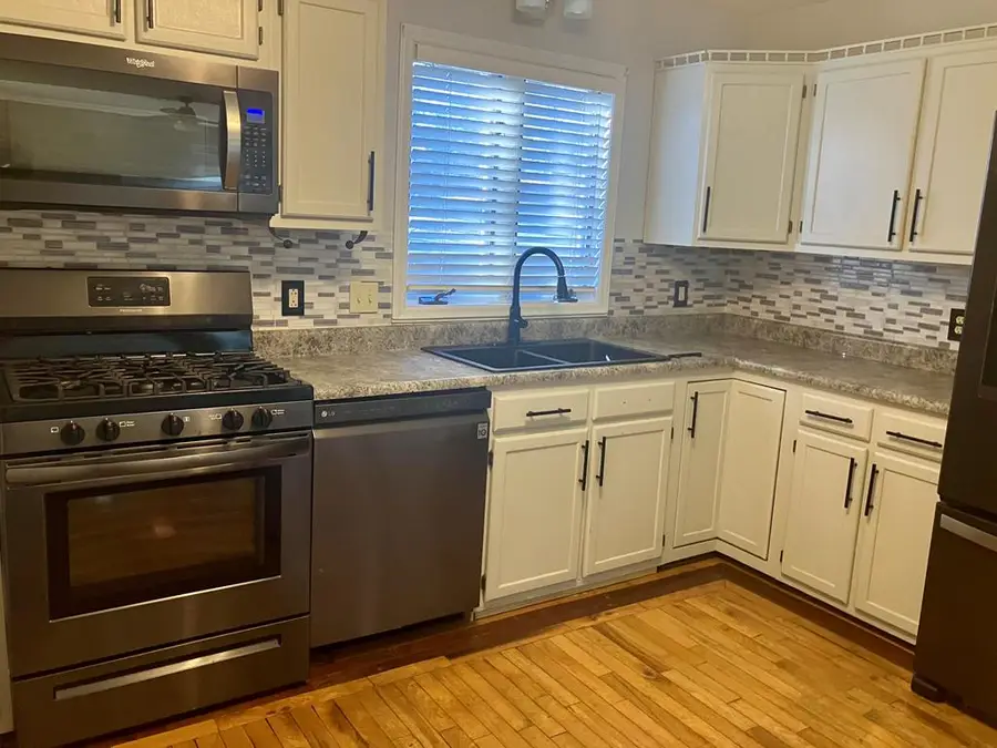 220 Lynwood Circle, Princeton, WV 24739 - #2