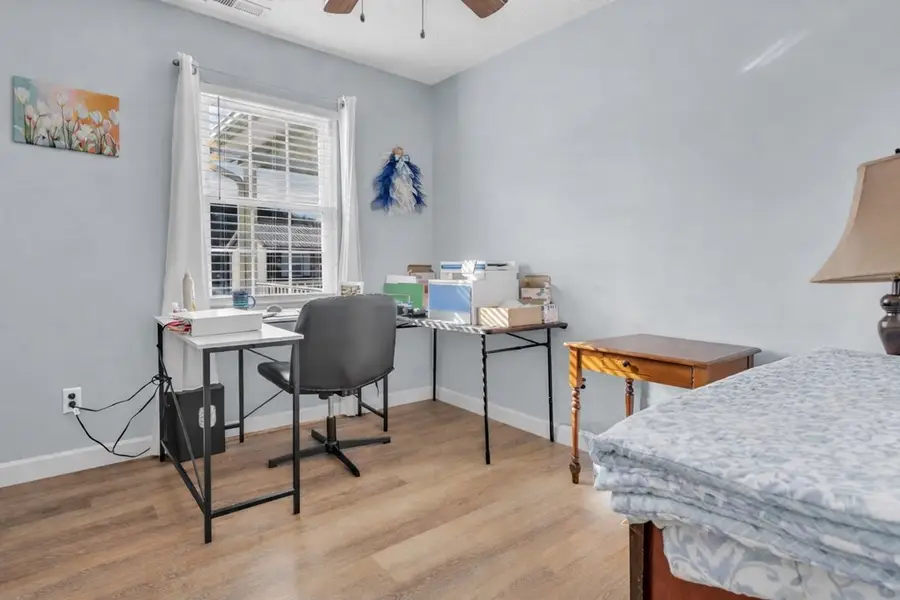 203 Lakeland Dr, Bluefield, WV 24701 - #2