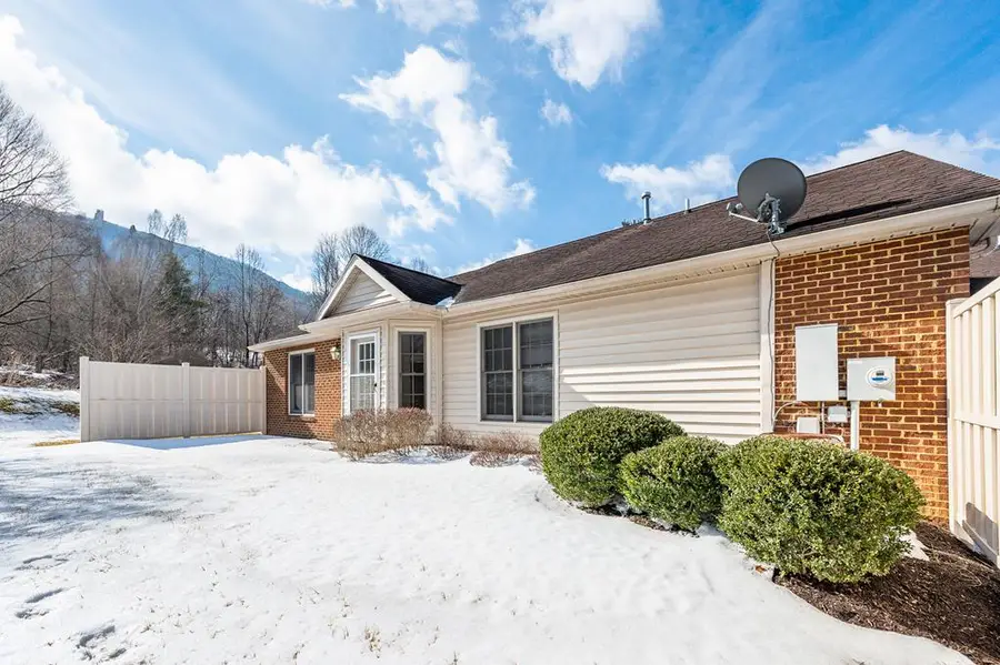 709 Three Springs Drive, Bluefield, WV 24701 - #3