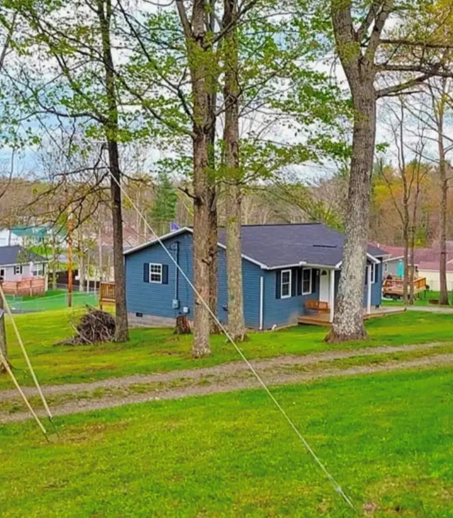 227 Briarwood Dr, Shady Spring, WV 25918 - #1