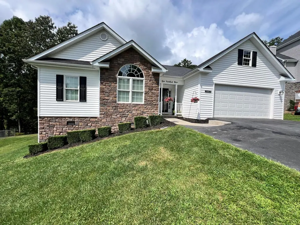 203 Willow Lane, Bluefield, VA 24605 - #1