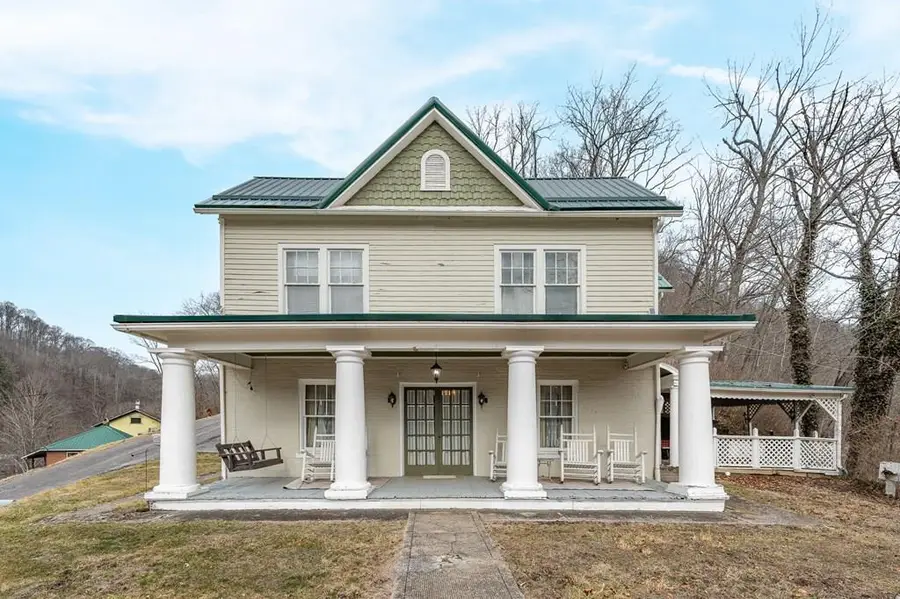 124 Bramwell Hill Rd, Bramwell, WV 24715 - #2