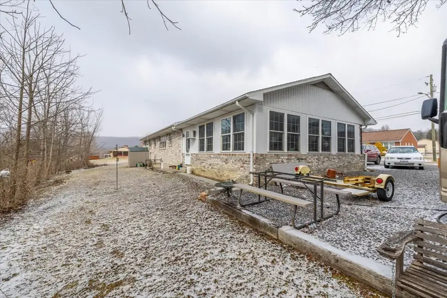 27 Royal St, Peterstown, WV 24963 - #3