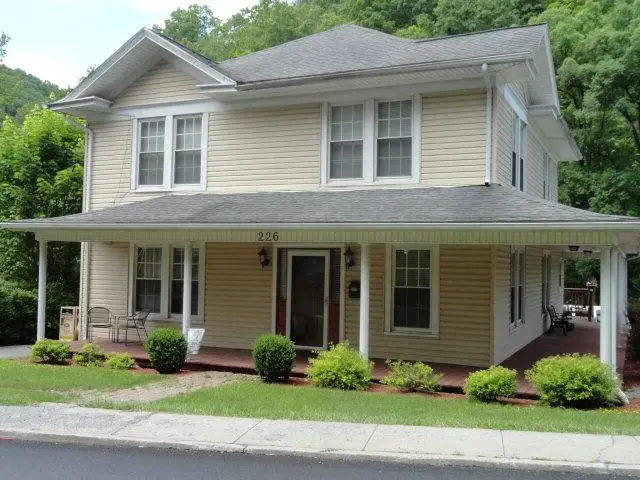 226 South College Ave., Bluefield, VA 24605-1707 - #1