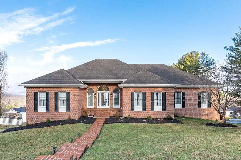 197 Florence Circle, Tazewell, VA 24651 - #1