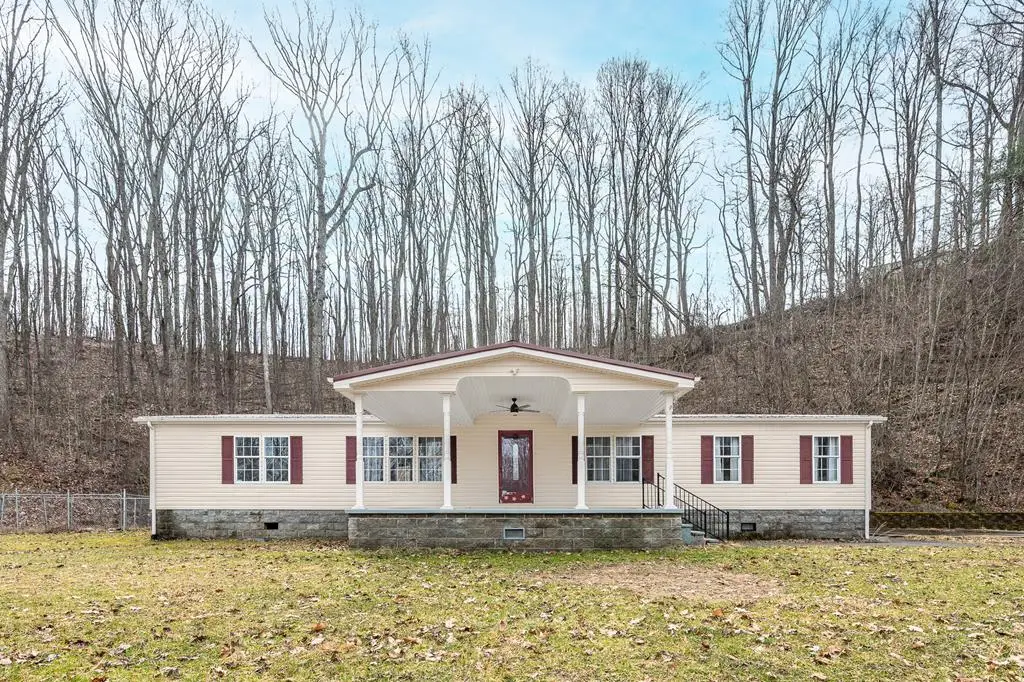 207 Ashcrest Ct, Bluefield, WV 24701 - #1