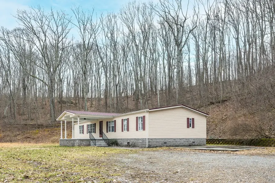 207 Ashcrest Ct, Bluefield, WV 24701 - #2