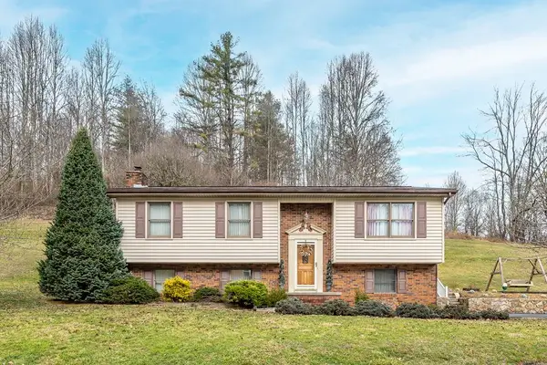 182 Kade Hollow Rd, BLUEFIELD, WV 24701