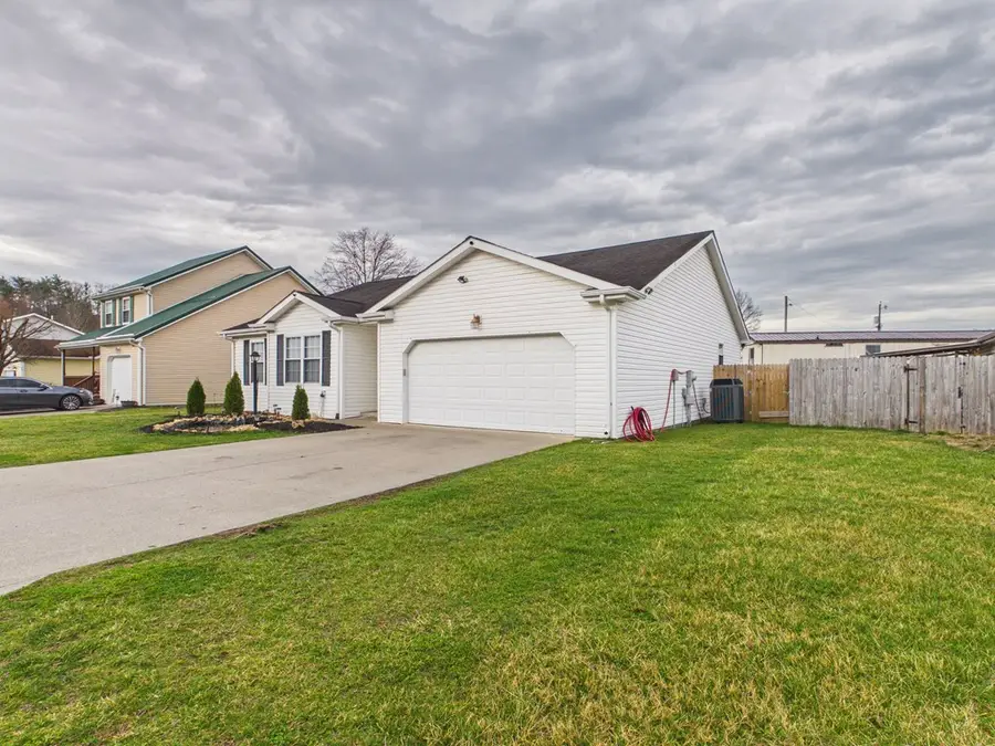 175 Porter Place, Princeton, WV 24740 - #3