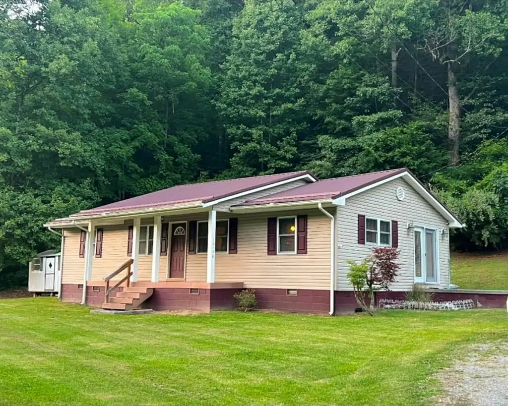 12136 Skygusty Hwy, Welch, WV 24801 - #1