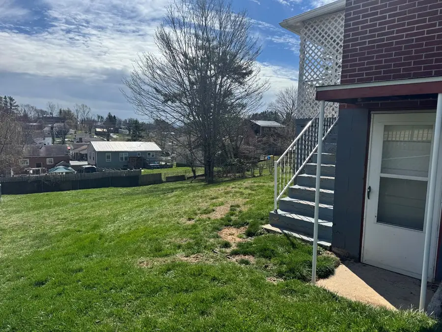 203 Edwards, Princeton, WV 24740 - #3