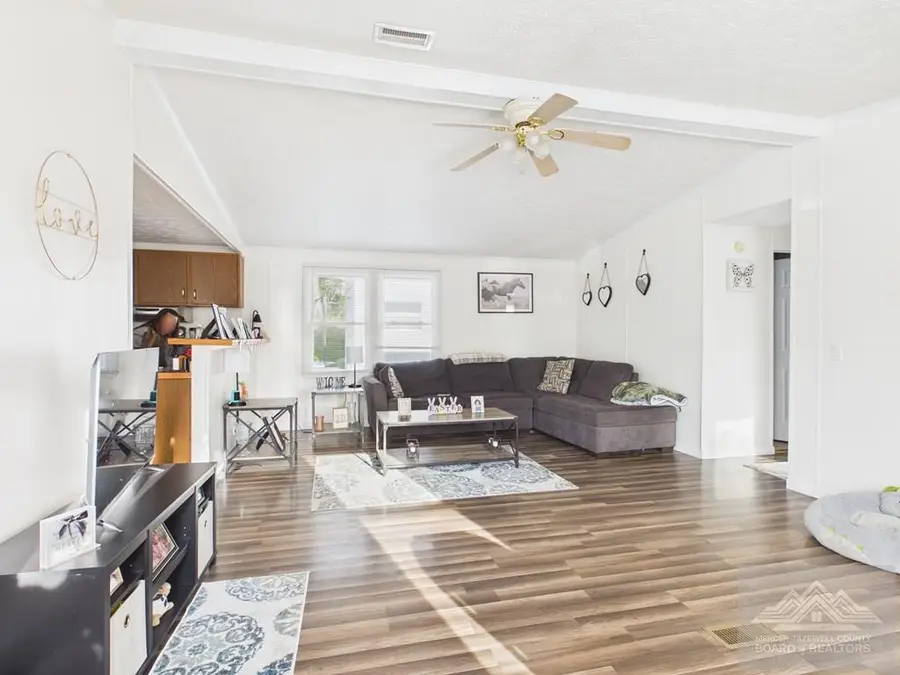 208 Riffe Street, Sophia, WV 25921 - #3