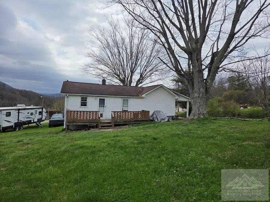 780 Rich Creek Valley Rd, Peterstown, WV 24963 - #2