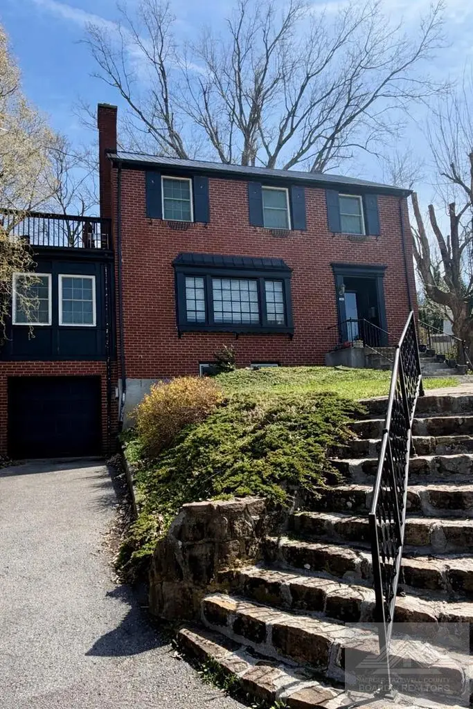 825 Albemarle St, Bluefield, WV 24701 - #1