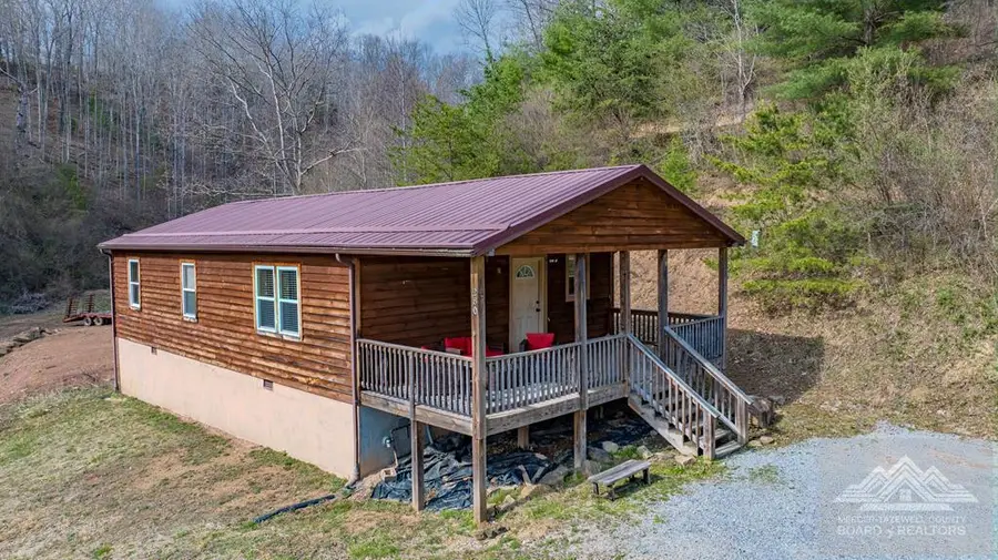 280 Hidden Path Rd, Bluefield, WV 24701 - #2