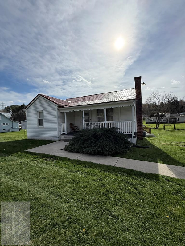 1843 Adria Rd., NORTH TAZEWELL, VA 24630