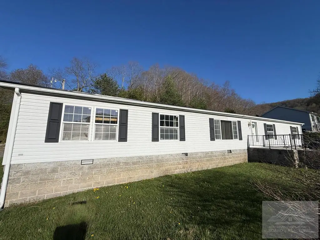 202 Dixie Dr, Bluefield, WV 24701 - #1