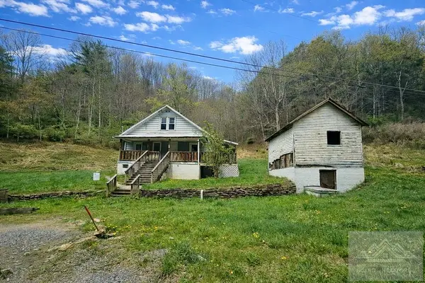345 Mary Branch Road, MATOAKA, WV 24736
