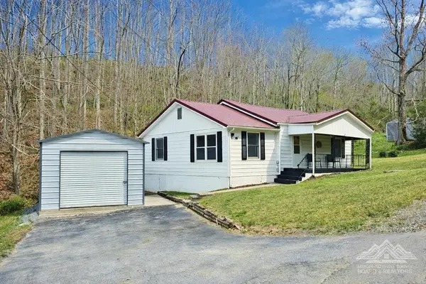 469 Skating Rink Hollow Road, BLUEFIELD, WV 24701