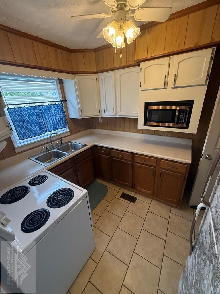 202 North State St, Athens, WV 24712 - #2