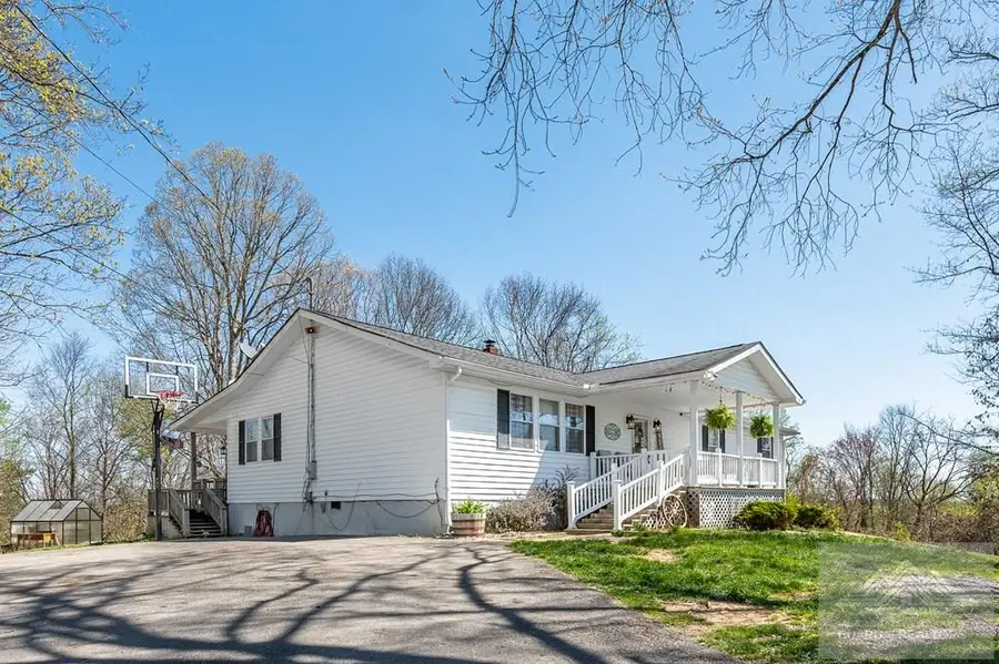 624 Old Lashmeet Rd, Rock, WV 24747 - #2