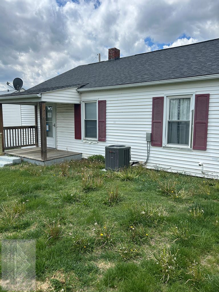 635 E Monroe St, Wytheville, VA 24382 - #3