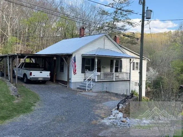 113 Doak St, Bluefield, VA 24605 - #1