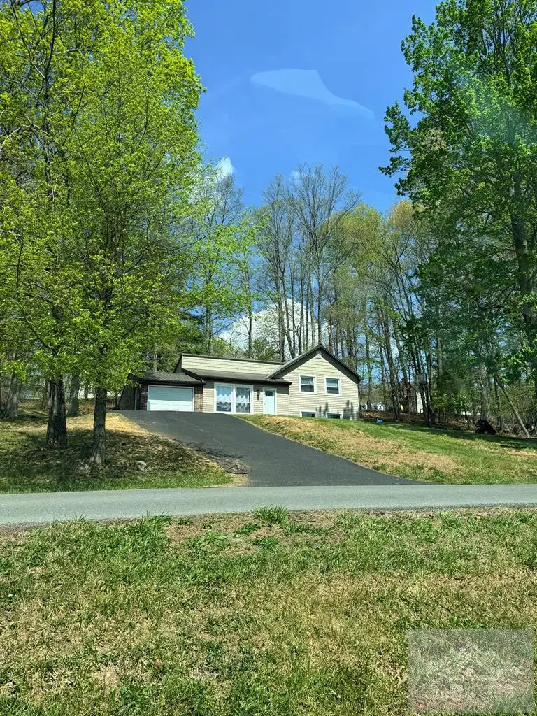 135 Bayberry Avenue, Princeton, WV 24739 - #3