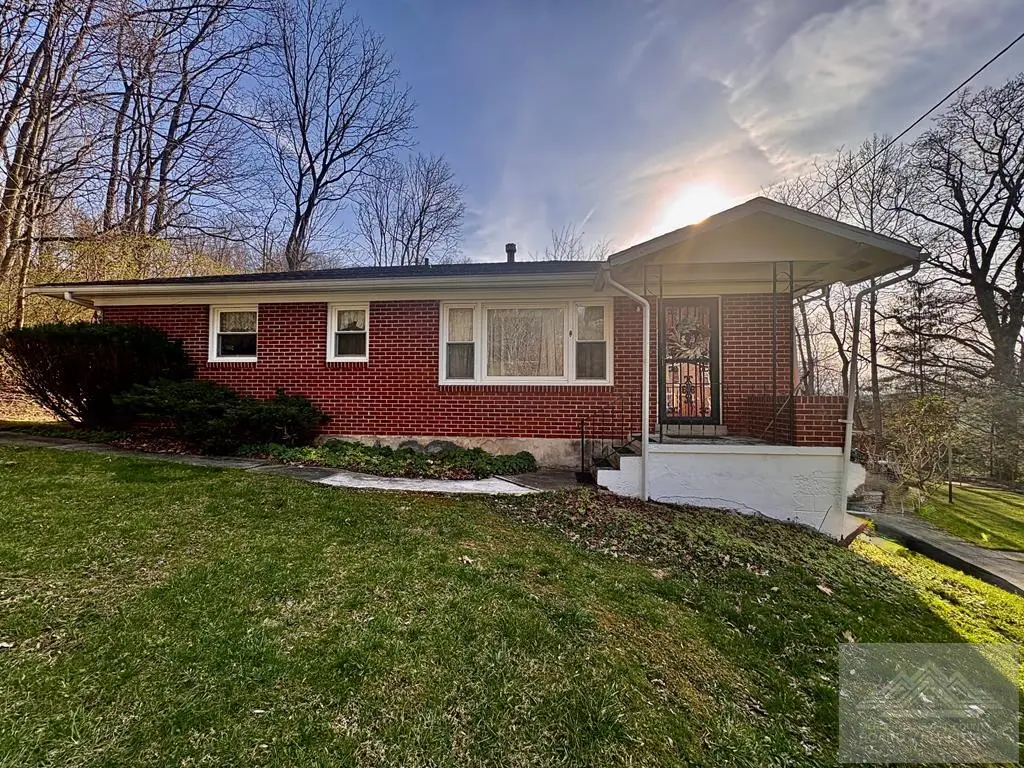 2728 Mountain View Av, Bluefield, WV 24701 - #1