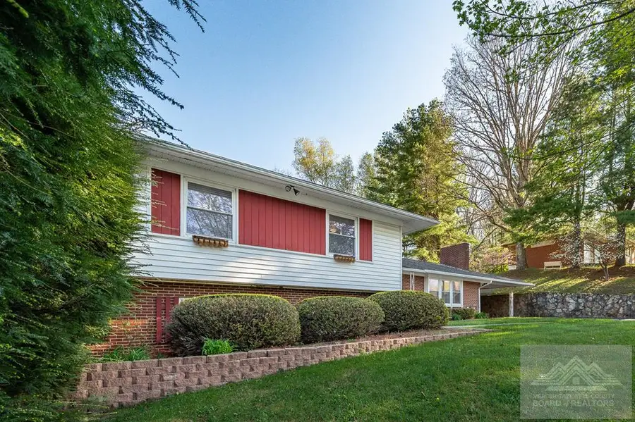 112 Montvale St, Bluefield, VA 24605 - #3