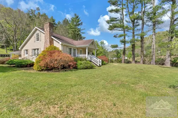 12381 Beckley Road, CAMP CREEK, WV 25820