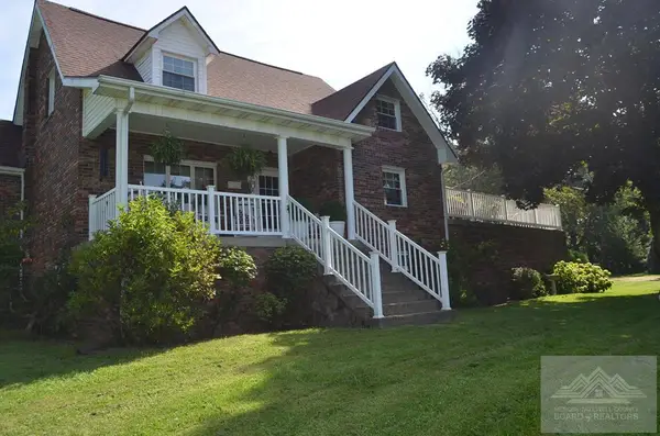 7697 Beech Run Road, NIMITZ, WV 25951
