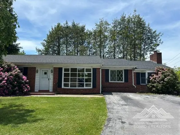 105 Glenn Ct., BLUEFIELD, VA 24605