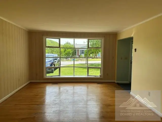 105 Glenn Ct., Bluefield, VA 24605 - #2
