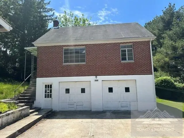 2008 Hemlock Dr, Bluefield, WV 24701 - #2