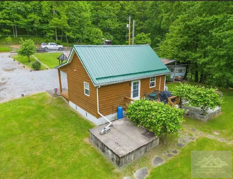 88 Angus Rd., Anawalt, WV 24808 - #3