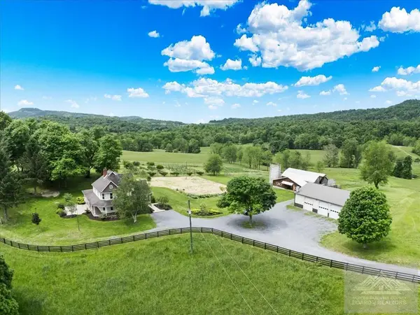 665 Scott Hollow RD, SINKS GROVE, WV 24976