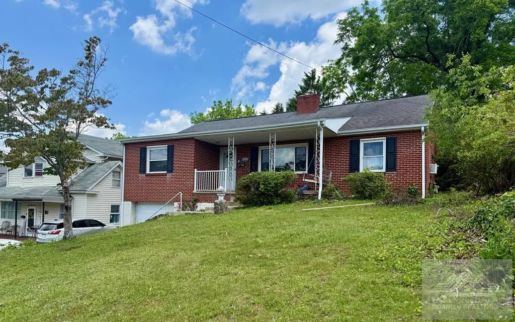 2105 Walton Ave, Bluefield, WV 24701 - #1