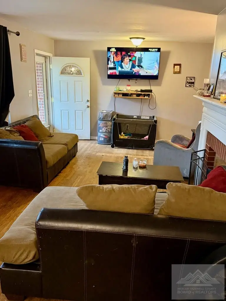 2105 Walton Ave, Bluefield, WV 24701 - #2