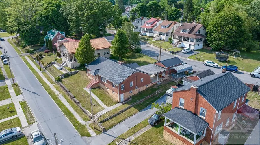 206 College Ave, Princeton, WV 24740 - #2