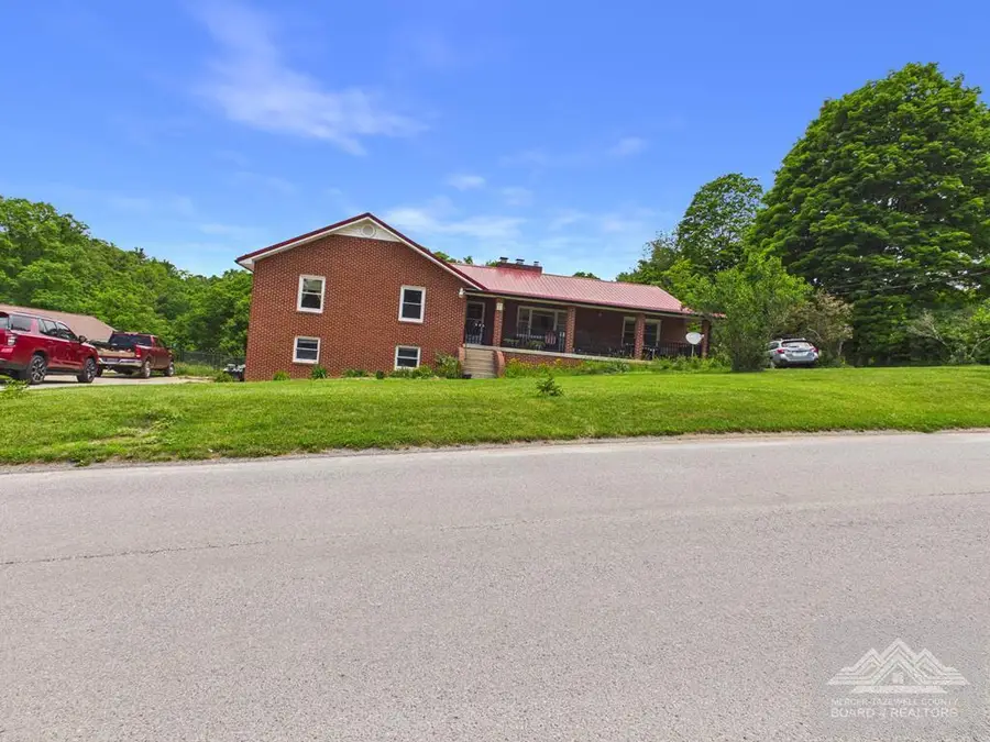 316 N State Street, Athens, WV 24712 - #3