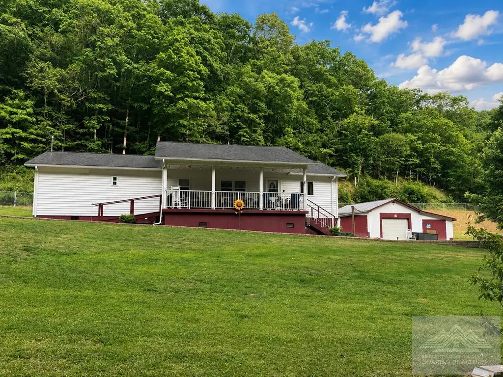 1648 Powley Creek Rd., Hinton, WV 25951 - #1
