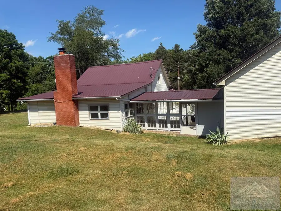 3723 Old Route 100 Rd, Pulaski, VA 24301 - #3